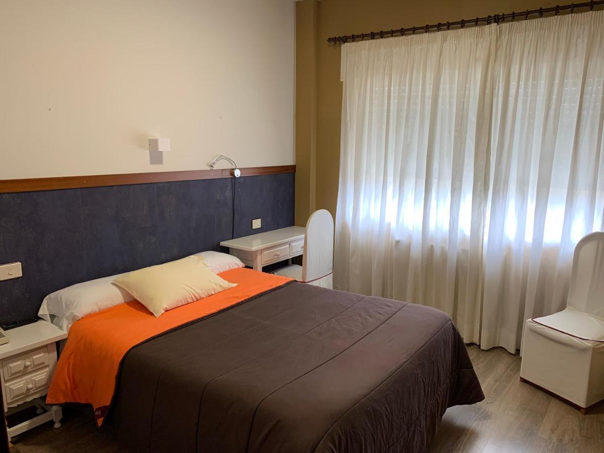 Hotel Los Olmos Lugo Buitenkant foto