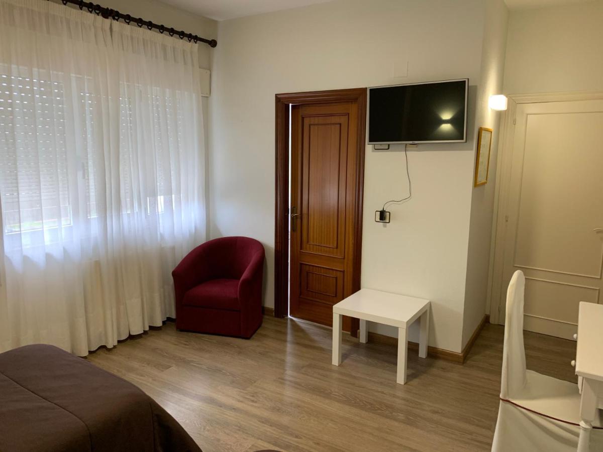 Hotel Los Olmos Lugo Buitenkant foto