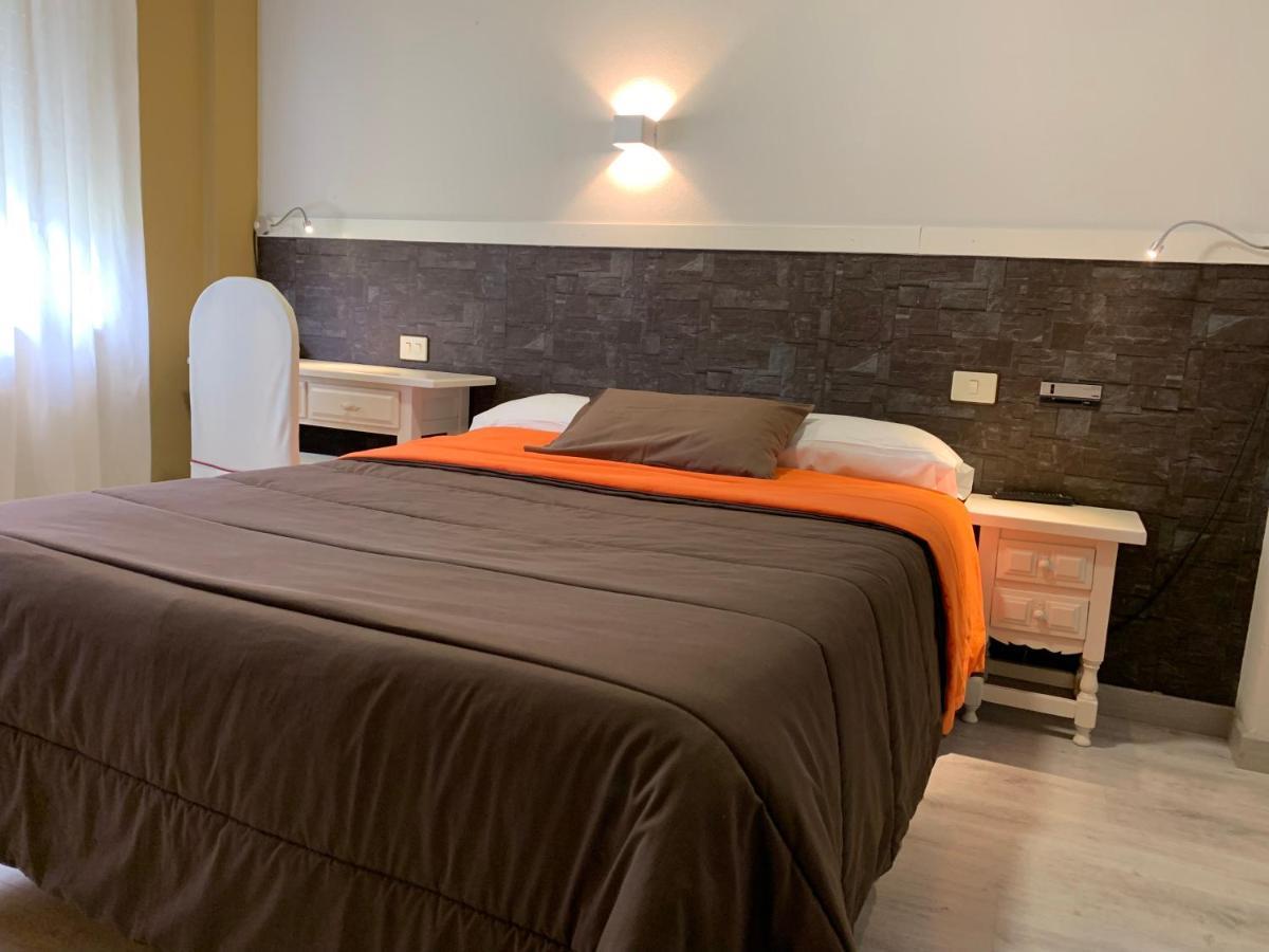 Hotel Los Olmos Lugo Buitenkant foto