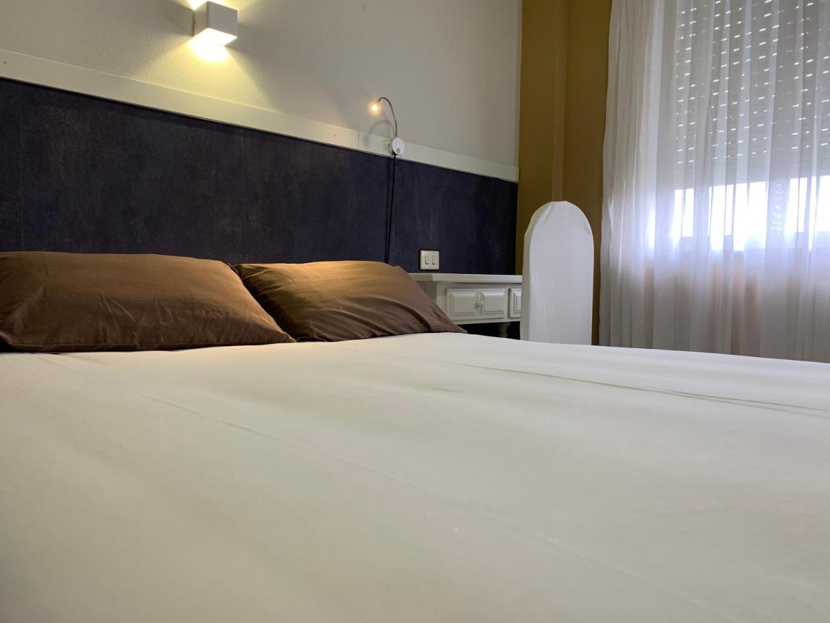 Hotel Los Olmos Lugo Buitenkant foto